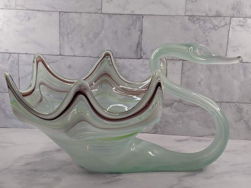 Vintage Art Centerpiece Glass Swan