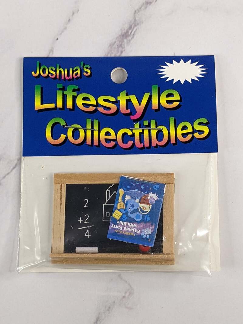 Mini Dollhouse Chalkboard with Blue's Clues Book