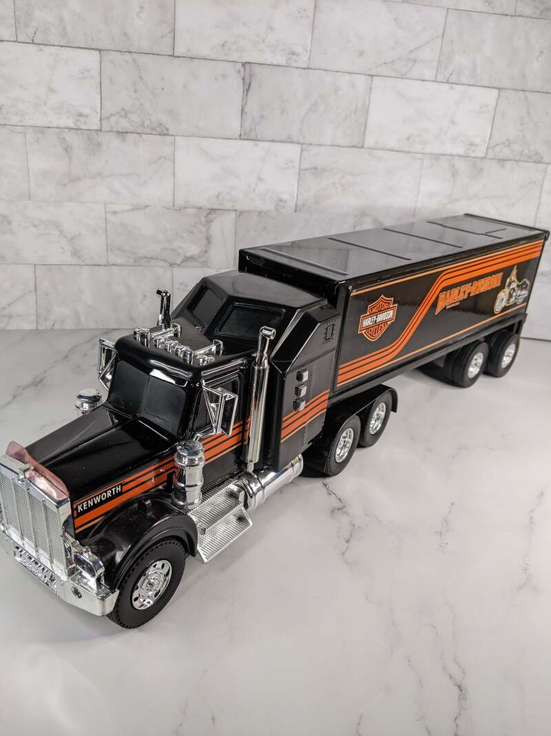 1996 Empire Kenworth Harley Davidson Semi Truck