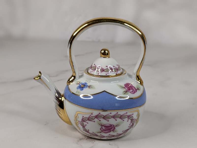Delton Small Tea Pot with Handle