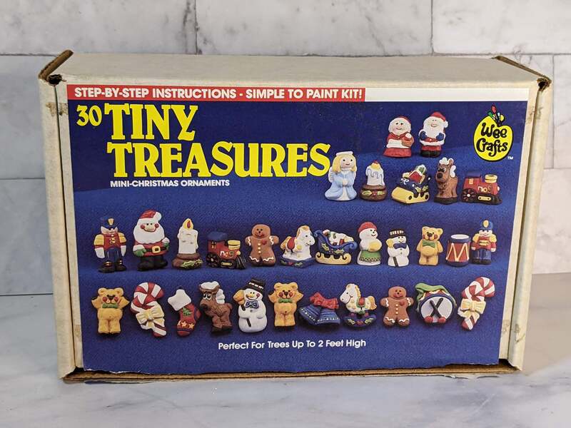 30 Tiny Treasures Mini-Christmas Ornaments to Paint