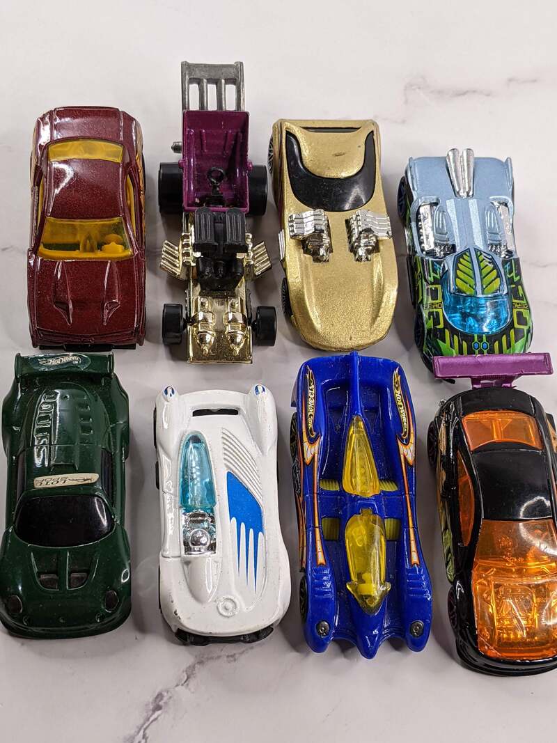 Lot of 8 Toy Cars